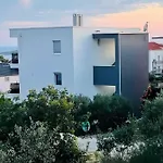 Anapartments2 *
